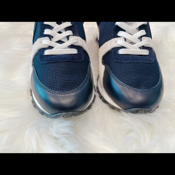 Louis Vuitton sneakers - Picture 3 of 9